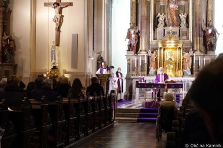 SPOMINSKA MAŠA ZA POKOJNE PROFESORJE, DIJAKE TER ZAPOSLENE GIMNAZIJE IN SREDNJE ŠOLE RUDOLFA MAISTRA KAMNIK